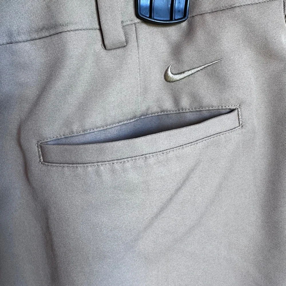 Nike Golf Shorts‎ Mens 34 Khaki Tan Pleated Fit Dry Performance Athletic Active